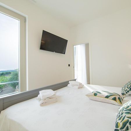 Seaside Elegance Suites Komiža Extérieur photo