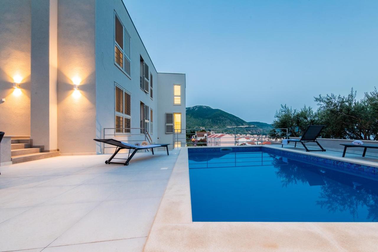 Seaside Elegance Suites Komiža Extérieur photo